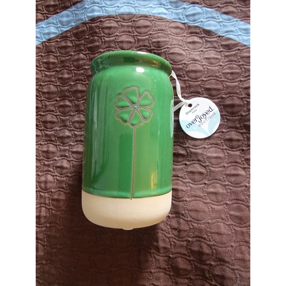 Other - Spring Small Shamrock Floral/Pen/Pencil Vase